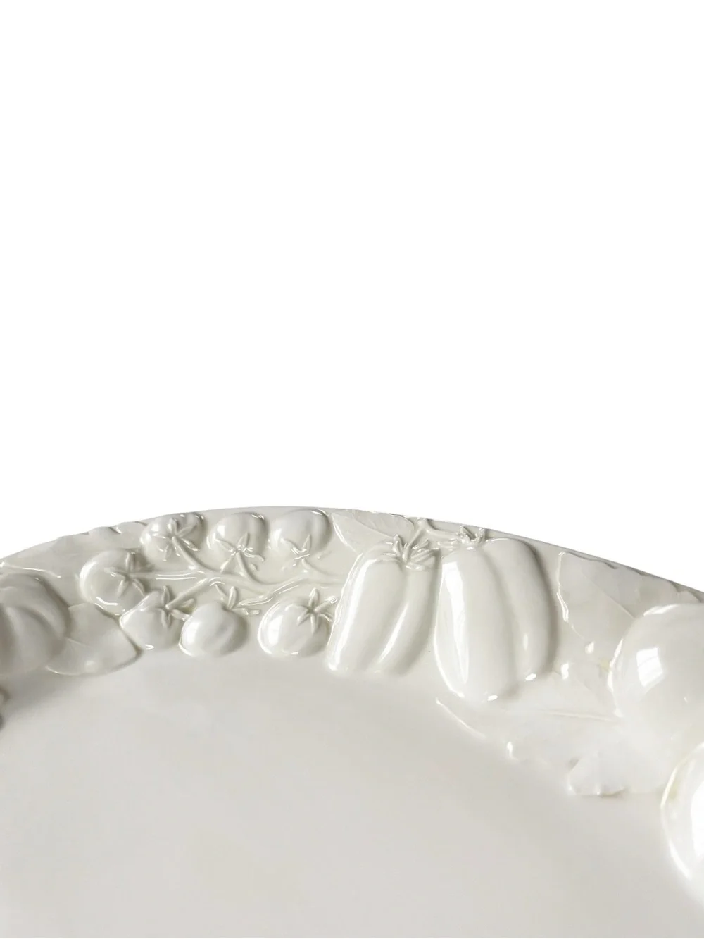 Williams Sonoma Italy 19” Embossed Vegetable Garden Oval Serving Platter White